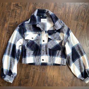 Cropped plain jacket. Never worn. Perfect condition